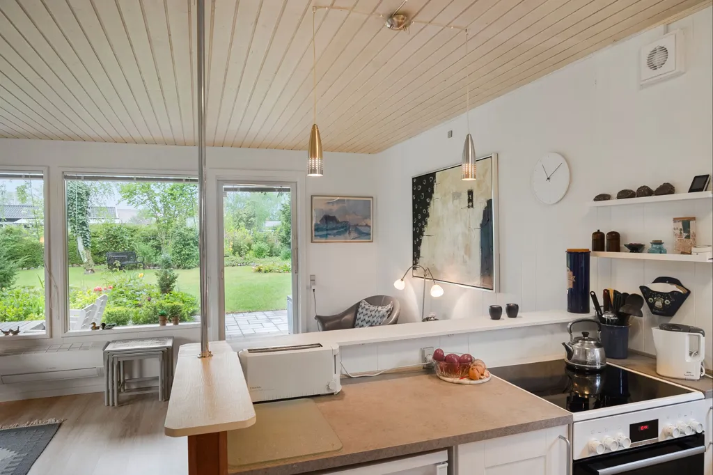 Köök - Charming Holiday Home with Terrace on Bogø