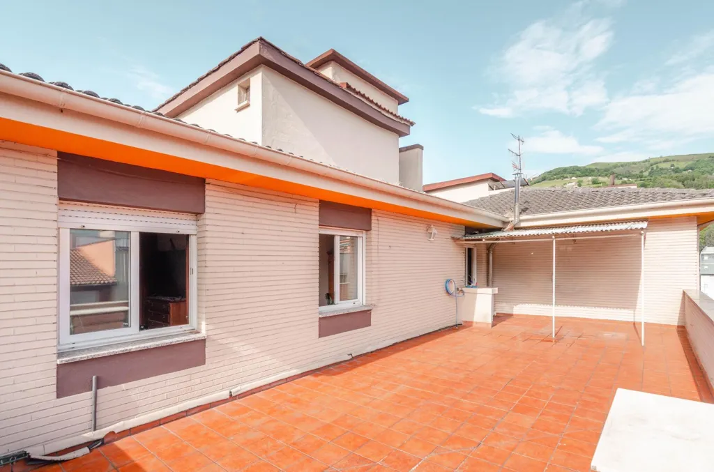 Terrass - Penthouse with Two Terraces in Mieres