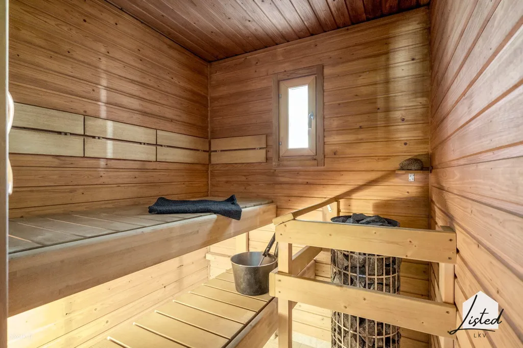 Toad - Terraced House with Sauna in Niipperi, Espoo