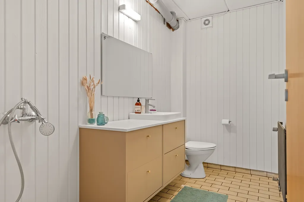 Salles de bain - Maison 5 pièces à Børkop
