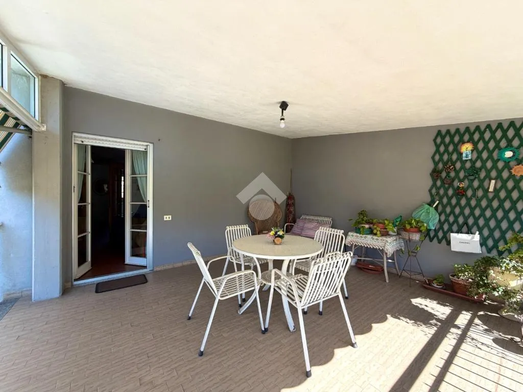 Terrazza - Terraced Villa with Garden in Broni