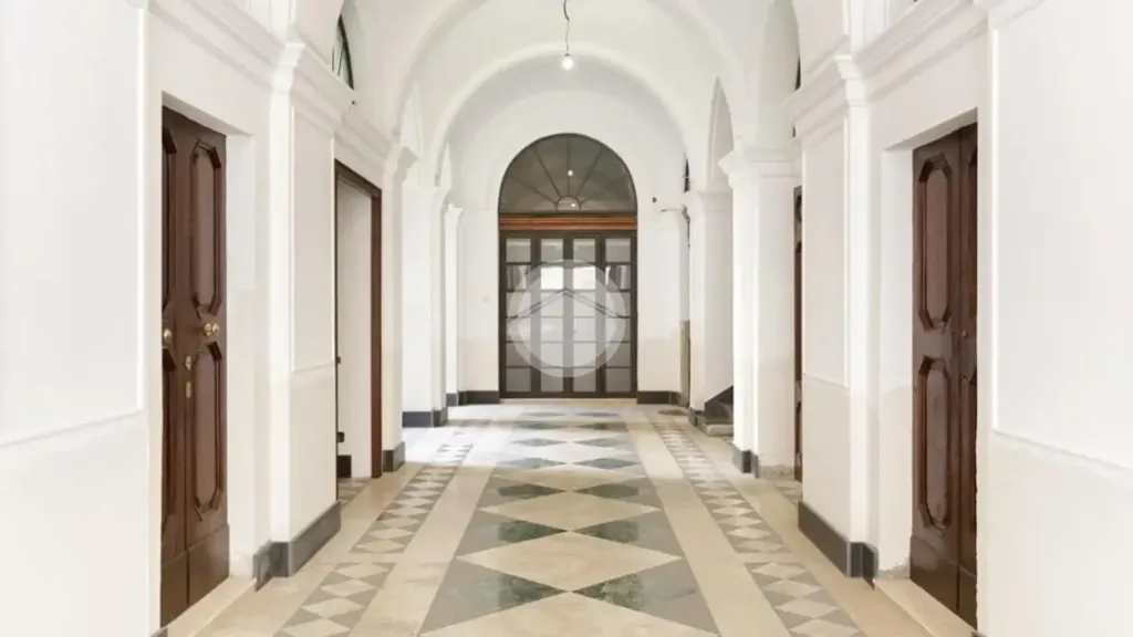 Entrée - Four-Bedroom Apartment in Historic Building, Rome