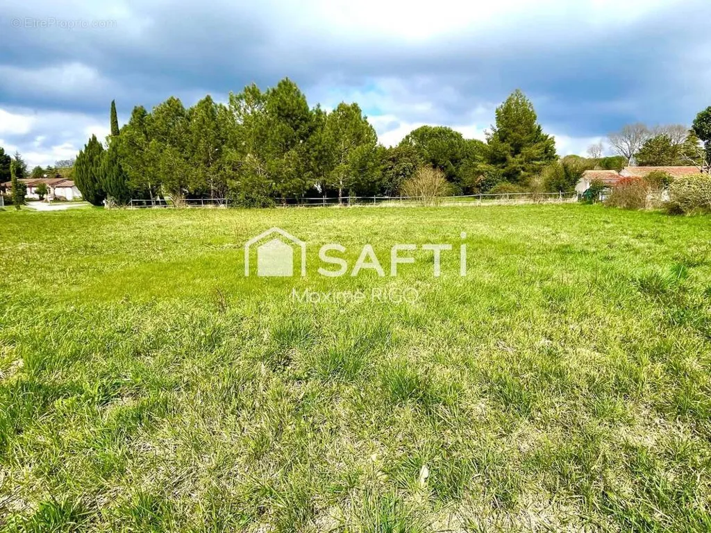 Land in Virazeil