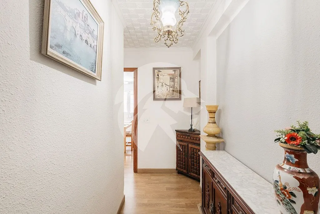 Esik - Apartment with Balcony in La Malvarrosa