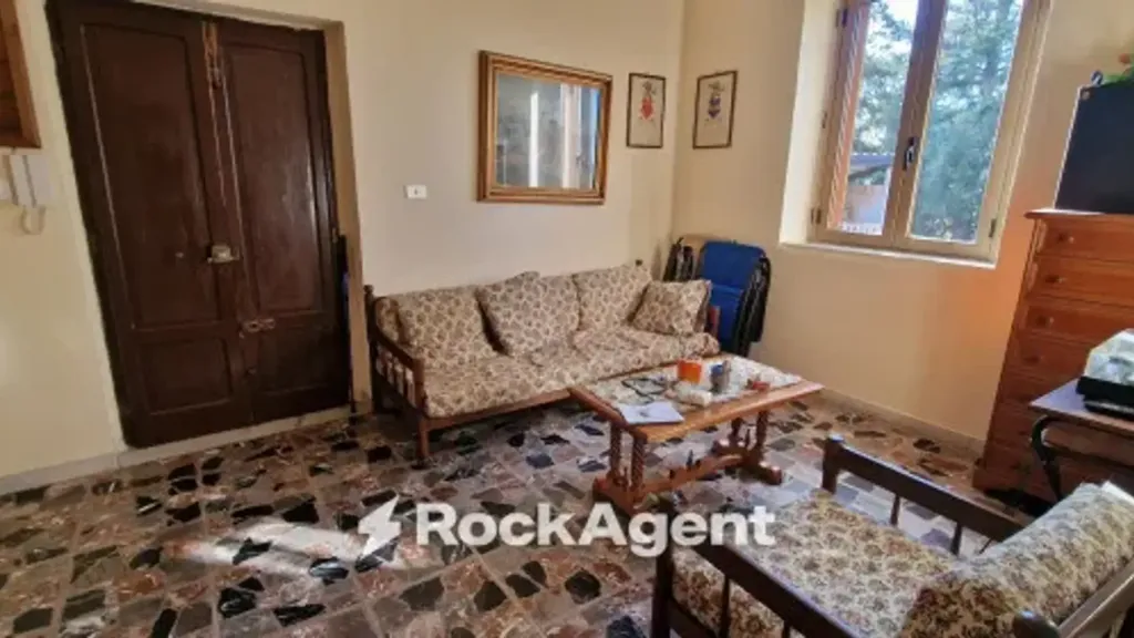 Elutuba - Villa with Garden in Rogliano