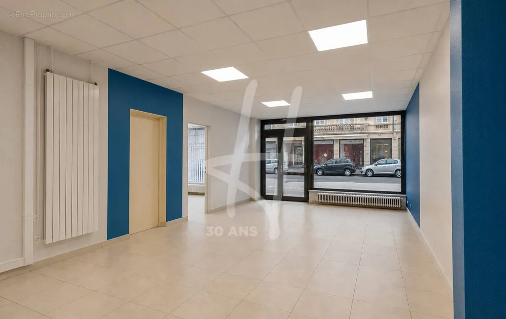 Toad - Commercial Space with Parking in Metz