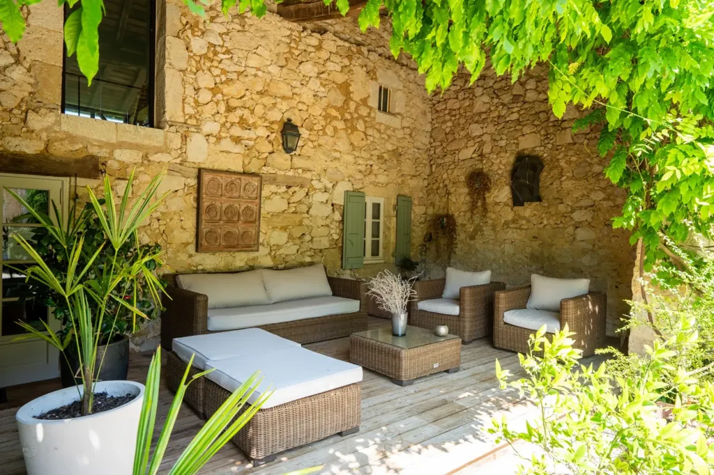 Terrasse - Hamlet Rénové avec Vue sur les Pyrénées à Condom