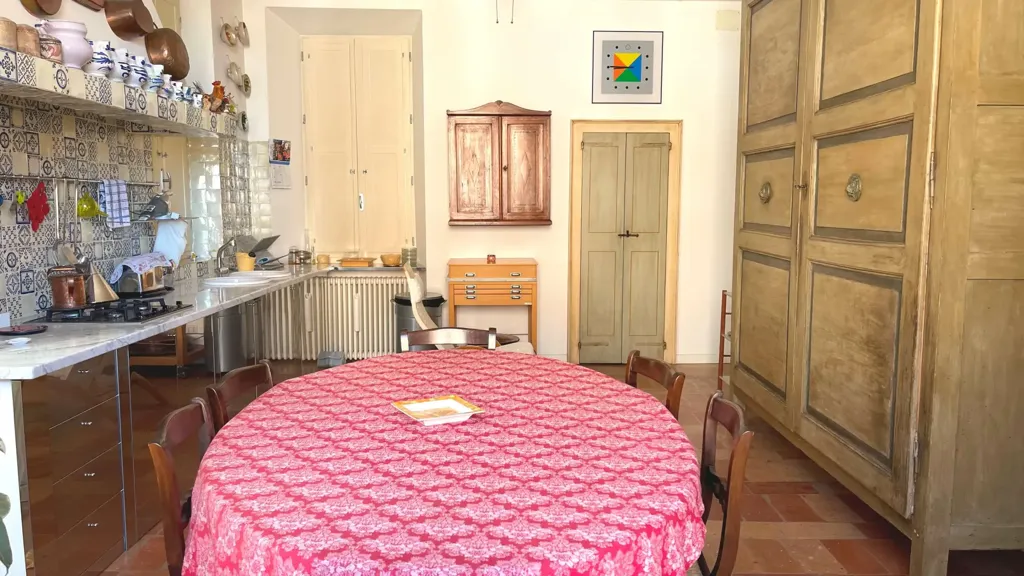 Söögituba - Restored Apartment with Central Location in Osimo