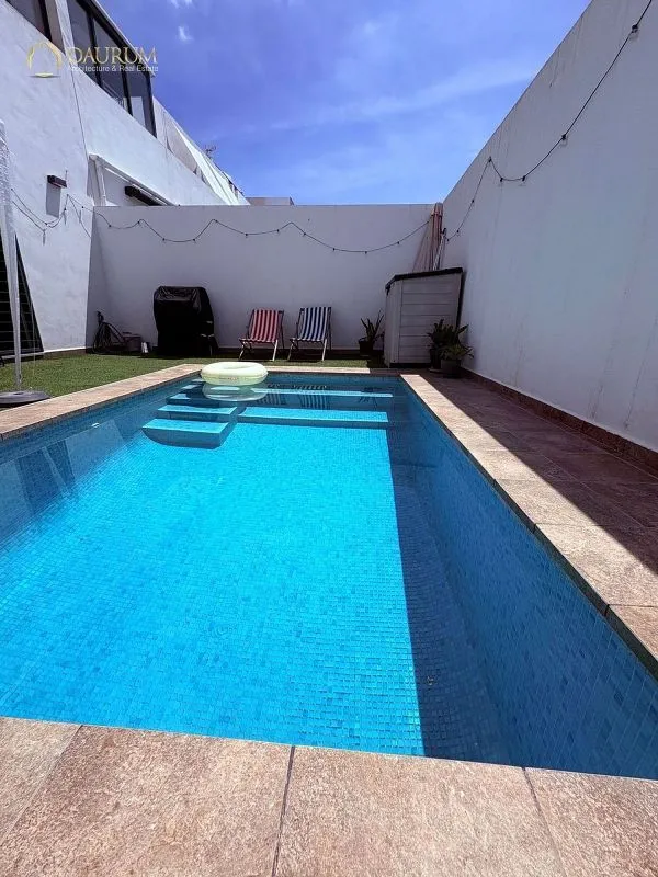 Piscine - Semi-new Terraced House with Pool in La Rinconada