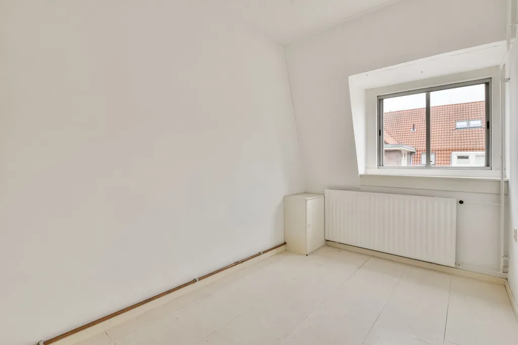 Pièces - Double Upper-Floor Apartment with Balcony in Watergraafsmeer