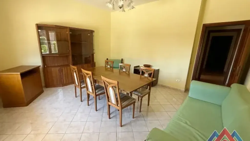 Salle à manger - Three-Bedroom Apartment with Balcony in Sora