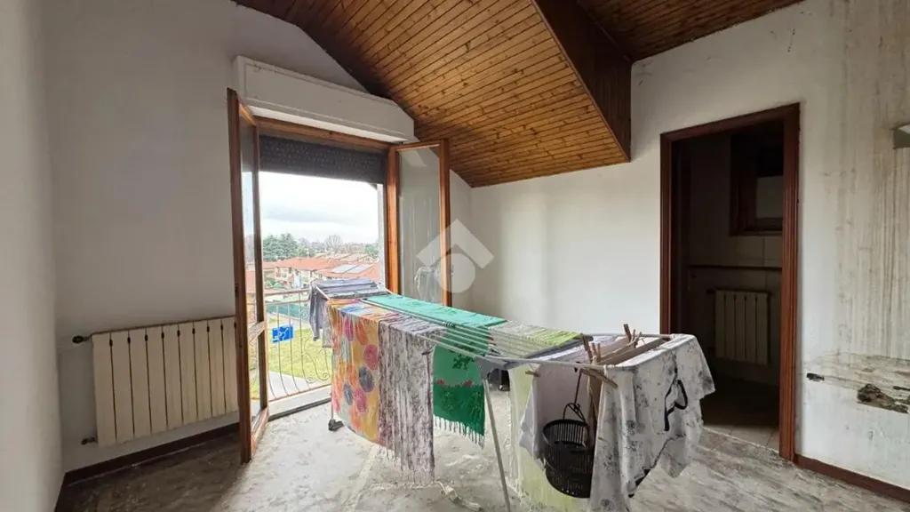 Pièces - Mansard Apartment with Central Location in Marano Ticino