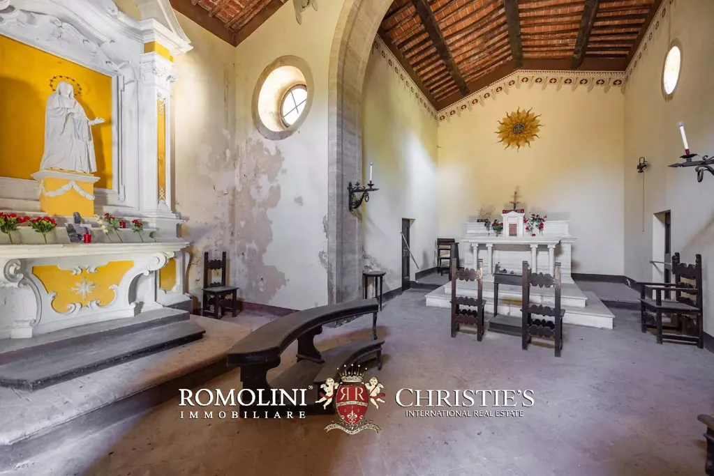 Elutuba - Medieval Castle with Panoramic Views in Val d'Orcia