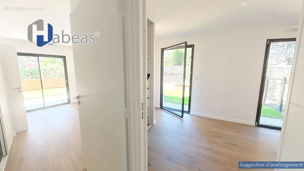 hallway_entrance