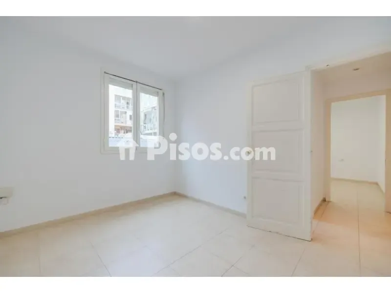 Toad - Spacious Apartment with Modern Kitchen in Girona