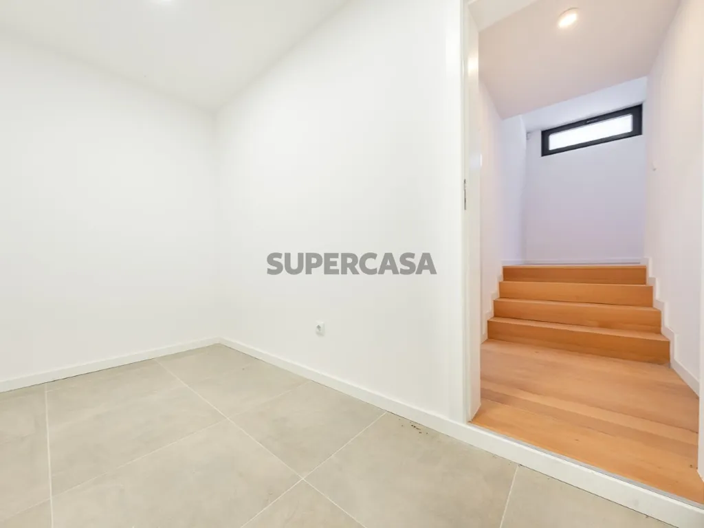 Toad - Luxury Detached House with Pool in Setúbal