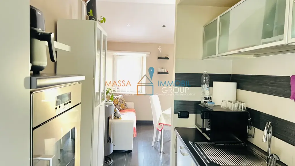Cuisine - Semi-detached House with Veranda in Massa