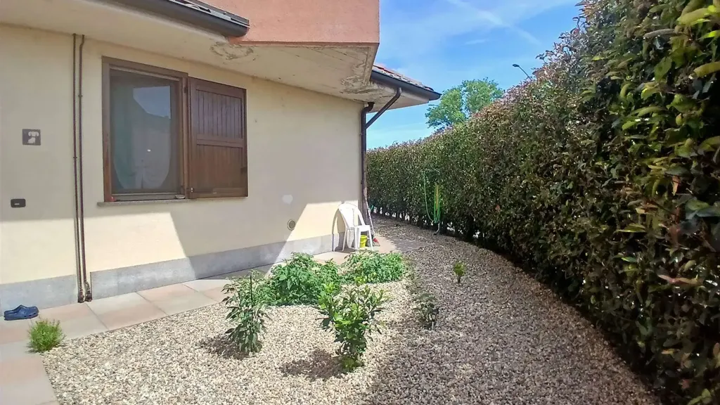 Aed - Terraced House with Private Garden in Mortara