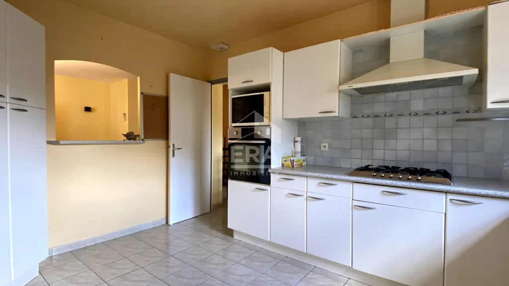 Cuisine - Maison Plain Pied avec Piscine au Boulou
