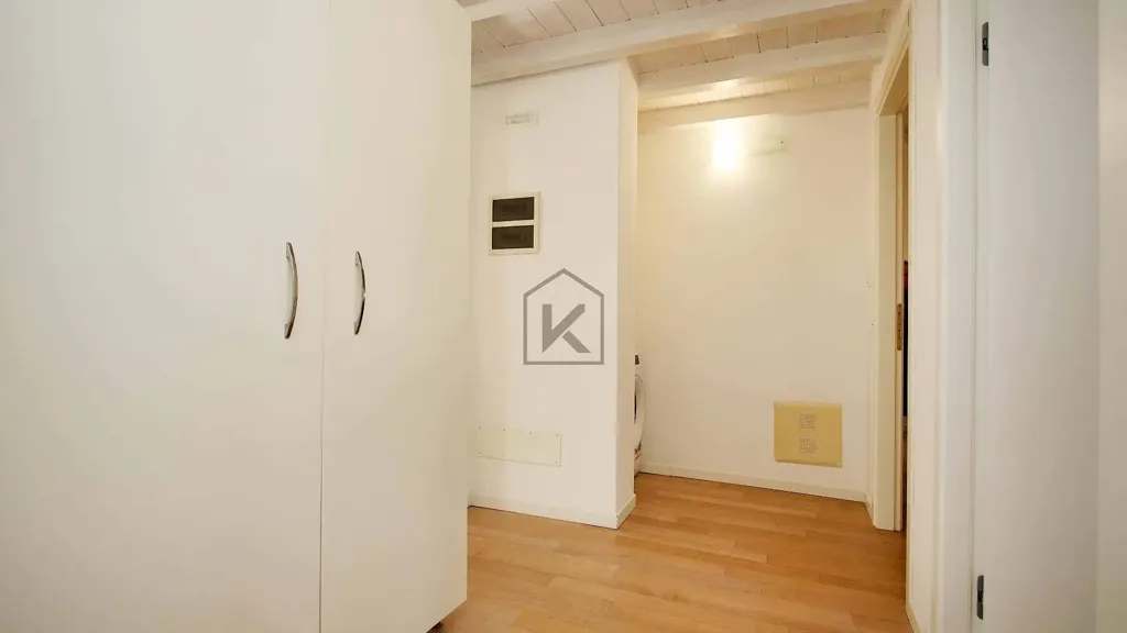 Pièces - Bright Triplex with Balcony in Milan