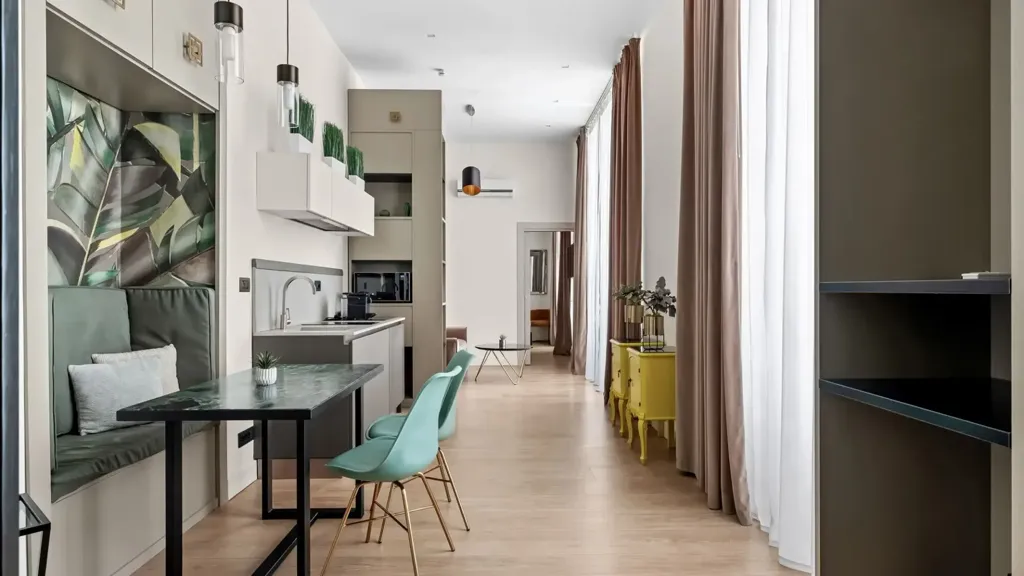 Hallway - Fully Furnished Flat in Historic Centre, Naples