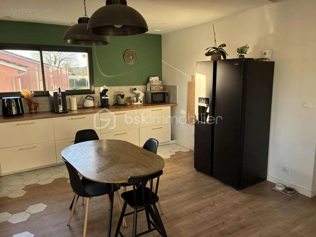 Cuisine - Maison Contemporaine avec Piscine près de Coutras