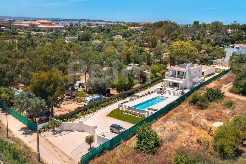 Õhuvaade - Luxury Villa with Heated Pool in Central Alvor