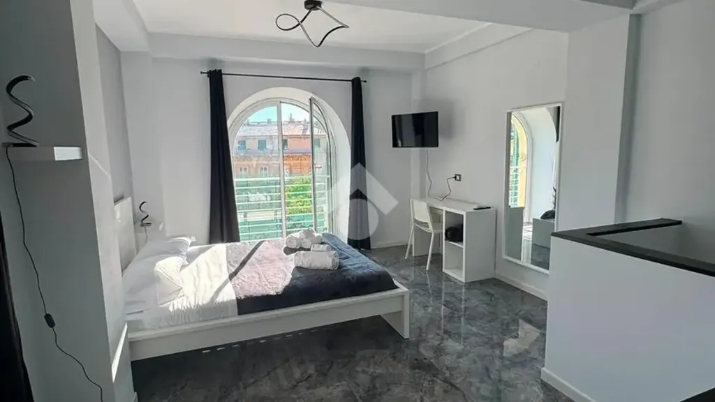 Magamistoad - Modernised Flat with Terrace in Genoa Centre