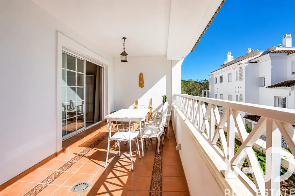 Balcon - 2-Bed Apartment with South Terrace in Río Real Golf, Marbella
