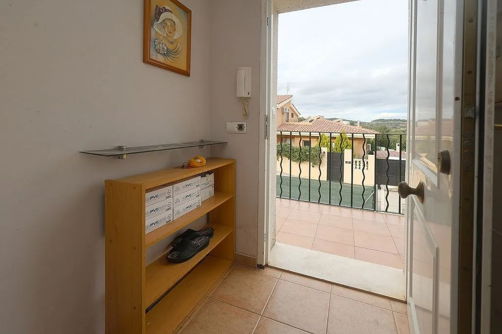 Entrée - Chalet with Balcony View in Montroy