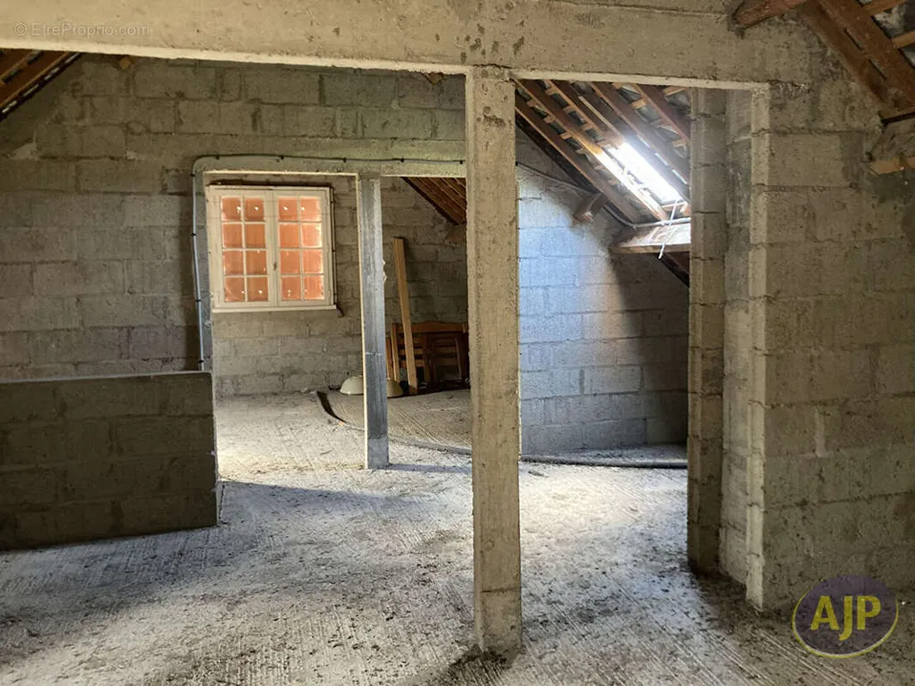 Pièces - Maison à Rénover avec Jardin entre Malansac et Caden