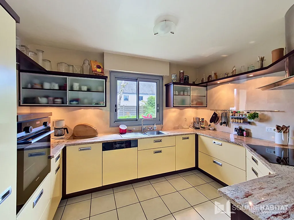Kitchen - 5-Bedroom House with Terrace in Taupont