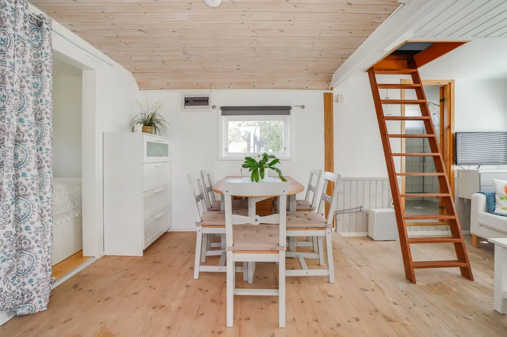 Dining Room - Cottage with Beach Access in Halland