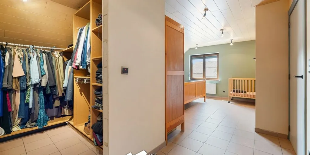 Pièces - Maison avec Atelier sur Terrain de 1372m² à Balen