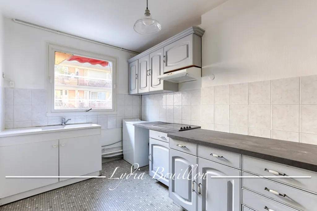 Köök - 2.5-Room Apartment with Balcony in Paris 20ème