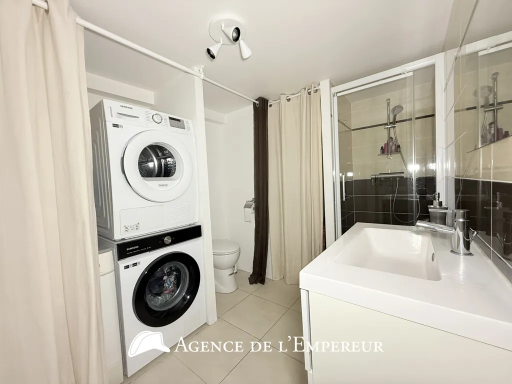 Utility Room - Contemporary House with Panoramic Terrace in Rueil