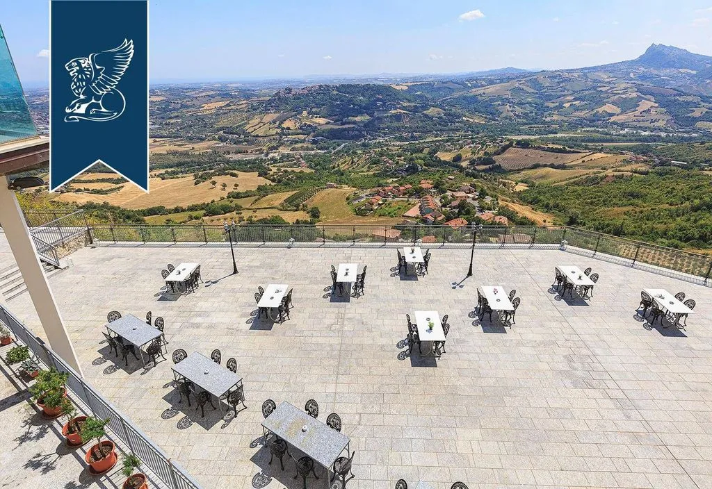 Terrasse - Medieval Castle with Panoramic Views in Rimini