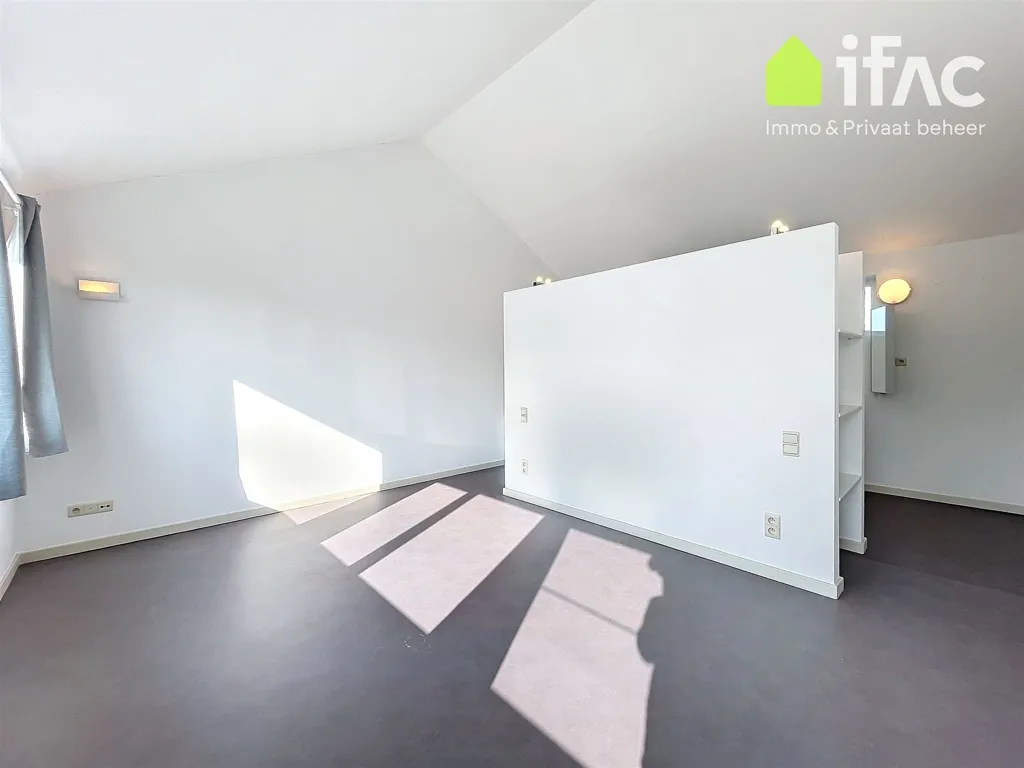 Bedrooms - Modern Villa with South-Facing Garden in 5a87ca