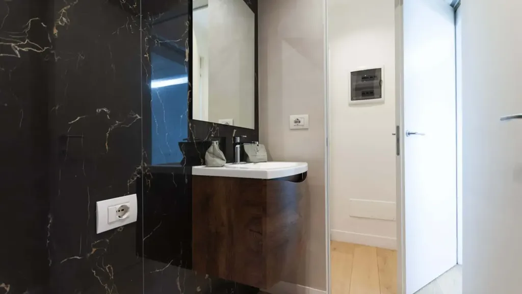 Salles de bain - Stylish Studio with Mezzanine in Milan