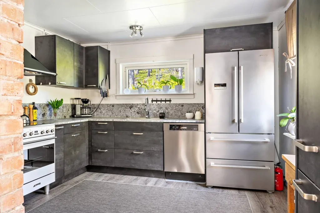 Köök - Charming Cottage with Garden in Norrköping