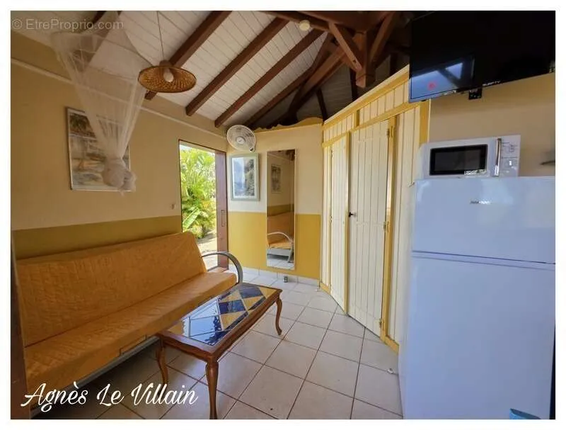 Séjour - Maisonnette T2 Vue Mer avec Piscine en Copropriété