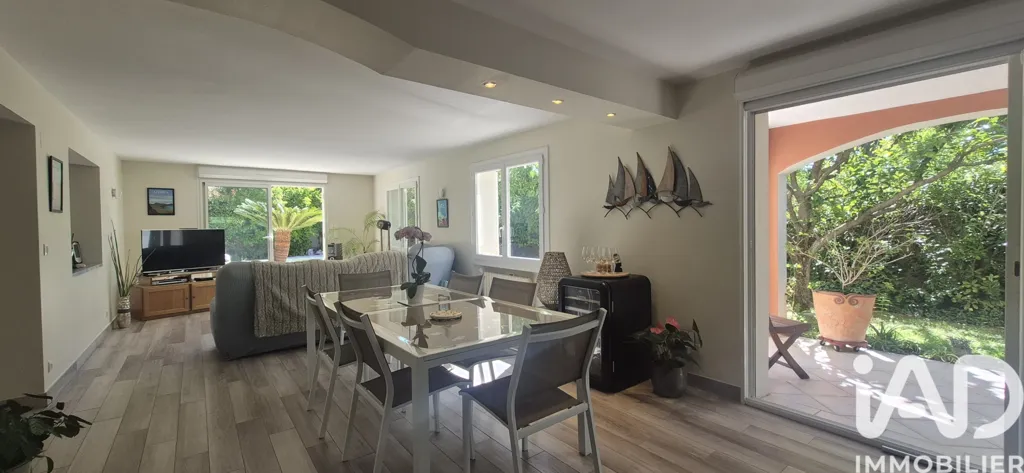 Salle à manger - Maison Rénovée avec Piscine au Crès