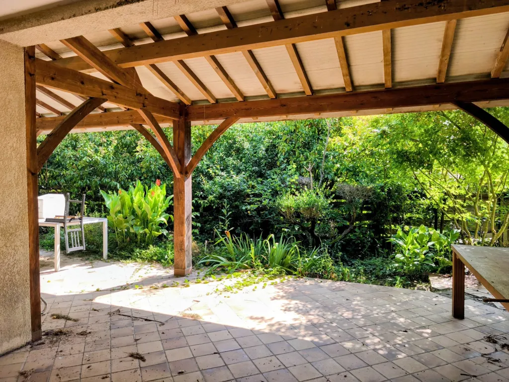 Terrazza - 9-Bedroom House with Pool in Lussac
