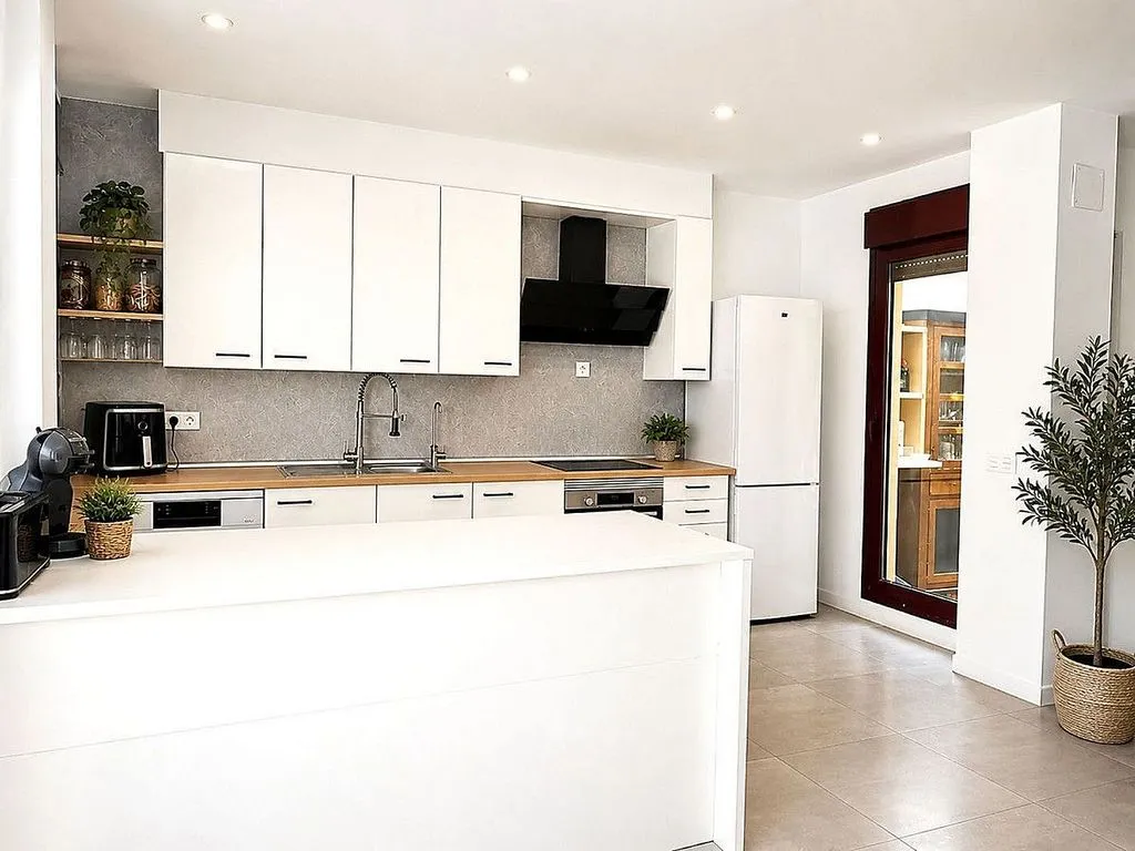 Cuisine - House with Pool in Selwo, Nueva Milla de Oro