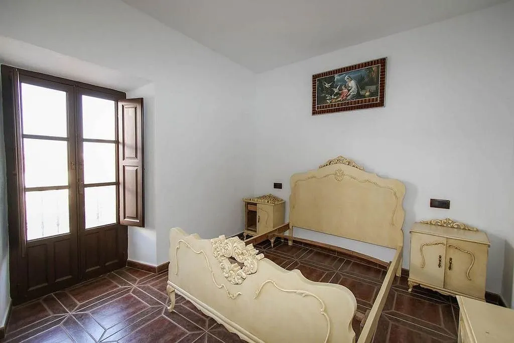 Magamistoad - Adjoined House with Terrace in Guaro