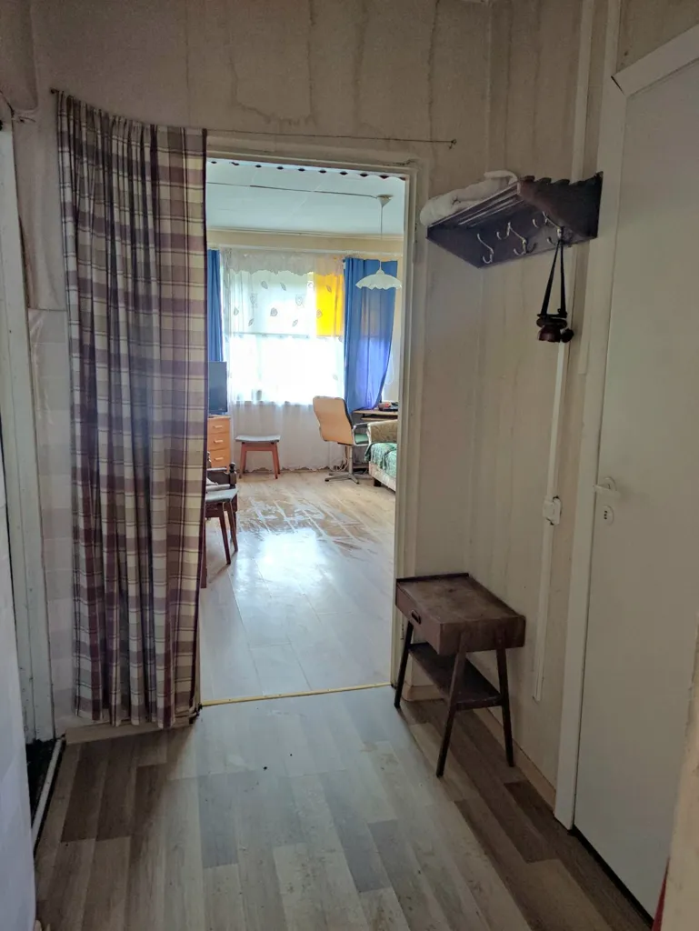 hallway_entrance
