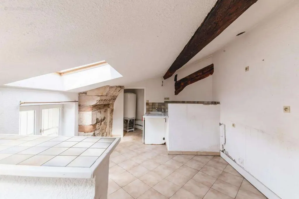 Cucina - Bright 4-Bed Apartment, Last Floor, Vienne