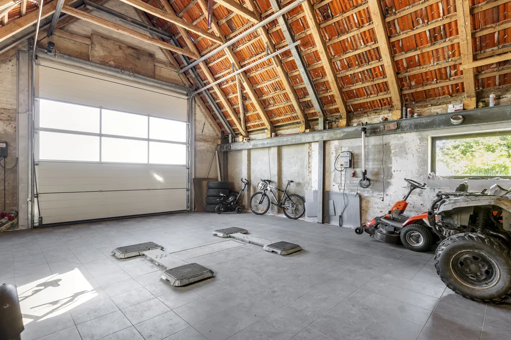 Garage - Farmhouse with Varmepump in Holbæk