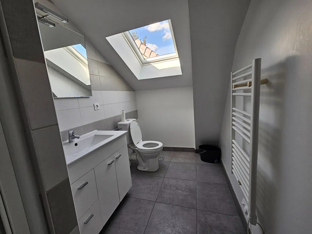 Bagni - 3-Bedroom Flat with Parking in Mennecy