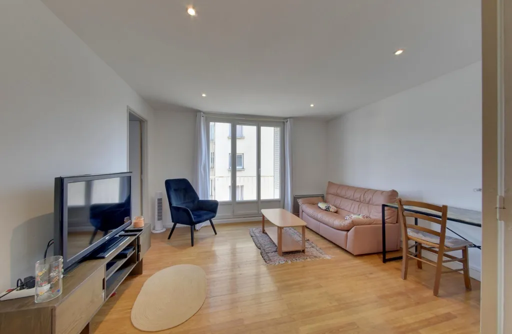 Séjour - Appartement 4 Pièces avec Balcon à Grenoble